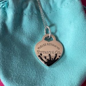 Black heart drip Tiffany & CO necklace